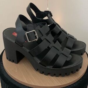 Unionbay Chunky Heeled Sandals